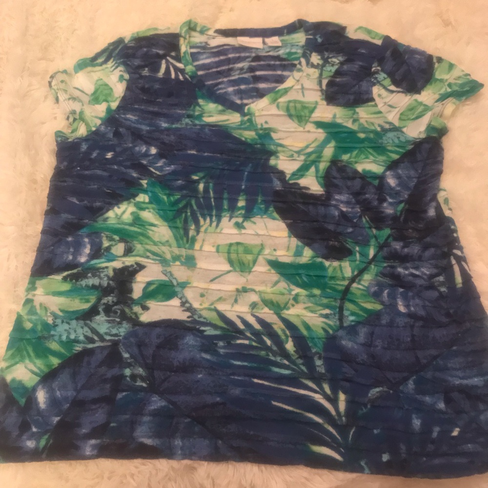 🎃 Weekends by Chico’s ribbed floral shirt small